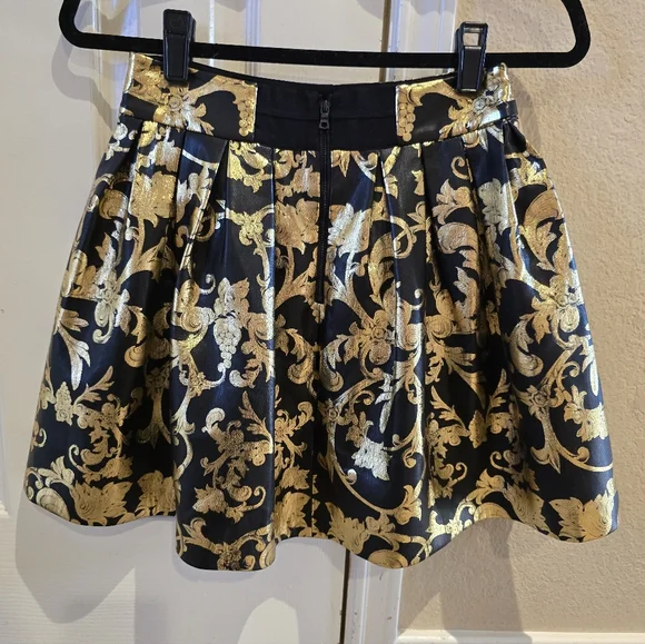 $395 Alice + Olivia Women's Black High Rise Vegan Leather Mini Skirt Size 4 - Picture 2 of 7